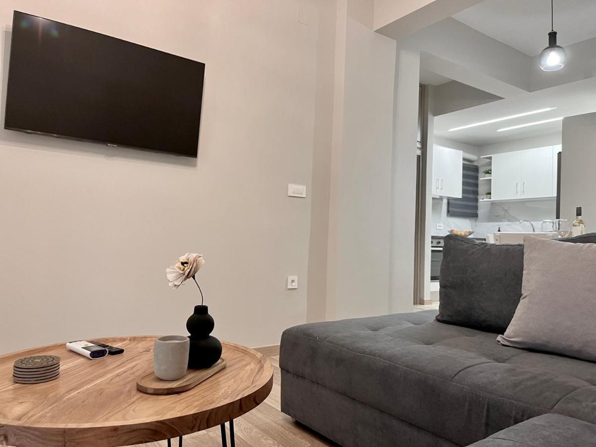 Panos's * Anabolu